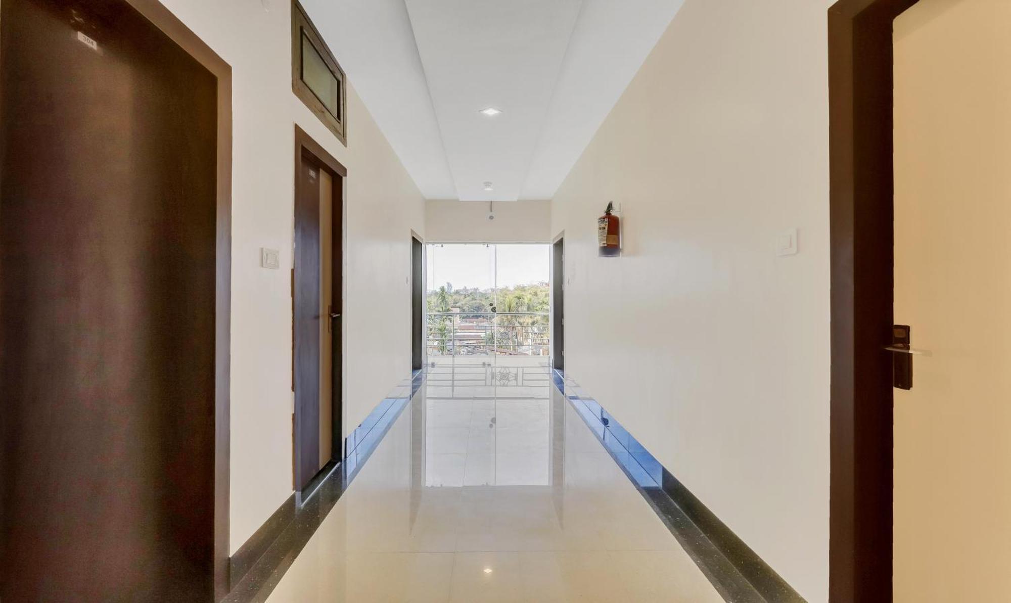 Treebo Hotel Mobi Vip Airport غاواهاتي المظهر الخارجي الصورة